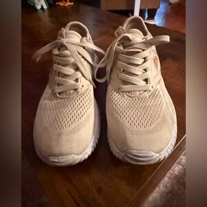 Light Beige Knit Lace-Up Reebok size 7 sneakers
